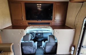 2015 Thor Motor Coach Chateau Super C 35SK RV rental photo 6