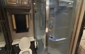 A-5 Luxury 41',King Bed, 1.5 Bath, Diesel- Sleep 7