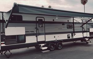 Dual-Suite Retreat Family Bunkhouse 32' Transcend