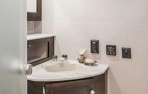 2018 Venture RV Sonic SN220VBH