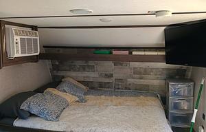 2021 Dutchmen RV Coleman Lantern LT Series 17B RV rental photo 4