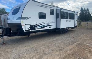 New 2023 Surveyor Bunkhouse with 4 bunks