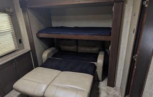 2015 Heartland Sundance 3400QB RV rental photo 7