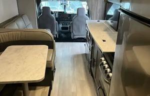 2022 Leprechaun Premier 319MB Ford 450 RV rental photo 5