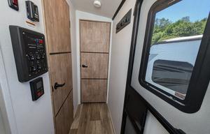 Outback: Chef's kitchen, King bed, 3 slides, Solar