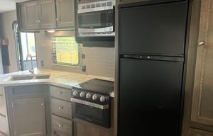 2019 Coleman Lantern Sleeps 10