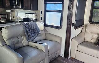 2020 Forest River 5th wheel with washer and dryer