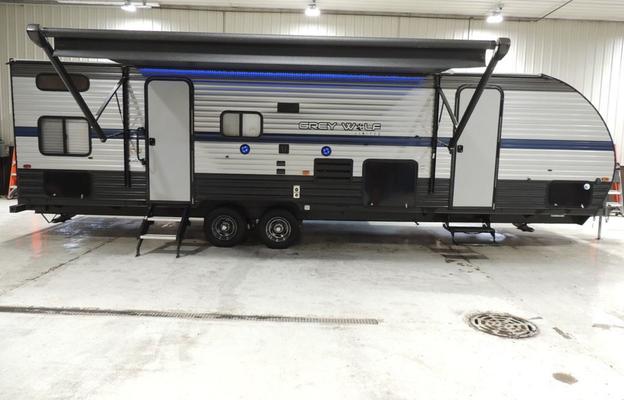 New RV. Sleeps 9! Unlimited Miles! Generator.