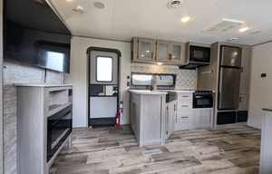 Coleman Lantern | Large Modern Bunkhouse sleeps 9