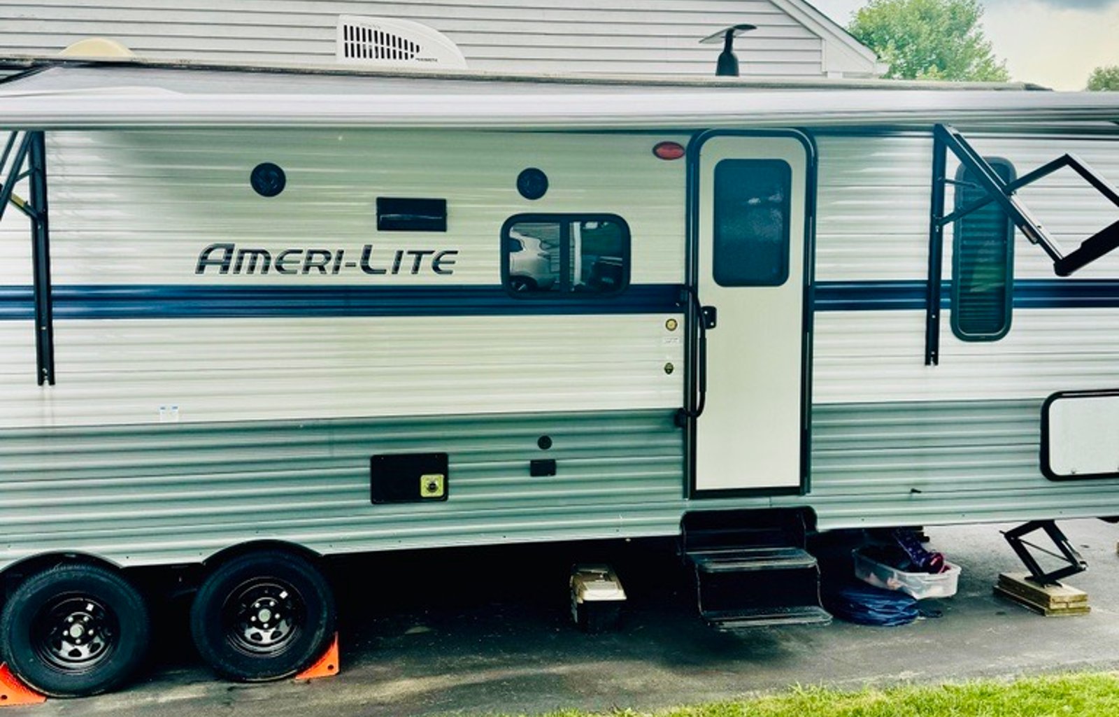 HOME-ON-THE-WHEEL spacious travel trailer