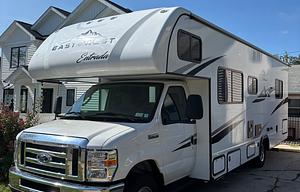 2025 EAST TO WEST Entrada 2000NS RV rental photo 3