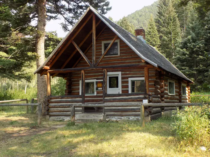 Bear Creek Cabin (beaverhead-deerlodge National Forest, Mt)