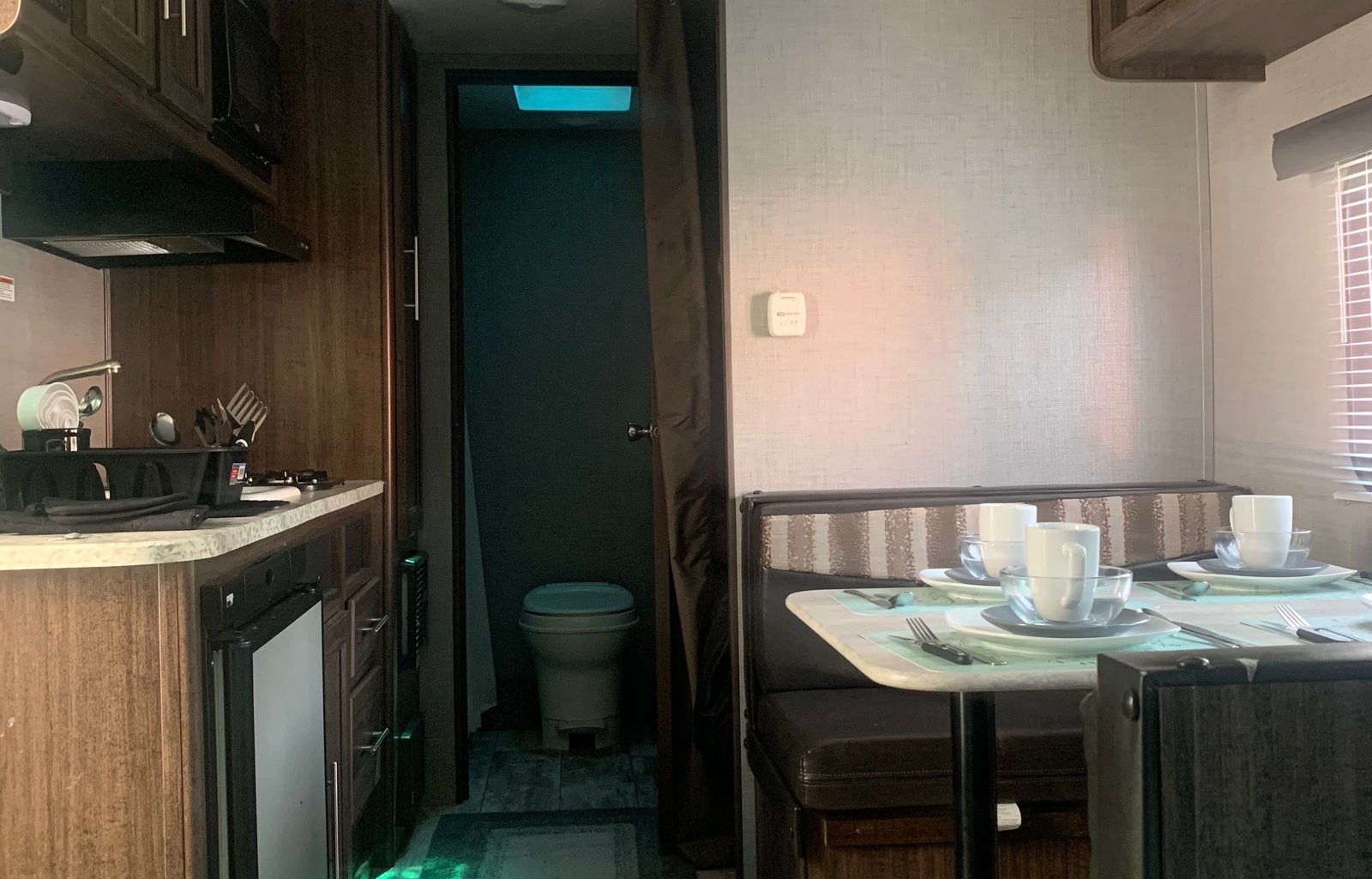 Family Fun 2019 CrossRoads RV Zinger Lite ZR18BH