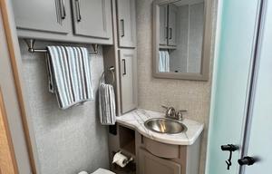 2022 Thor Motor Coach Hurricane 31C