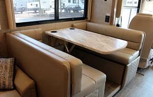 2020 Thor Motor Coach Miramar 37.1