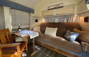 SilverStays 1981 Airstream Excella *DELIVERY ONLY*