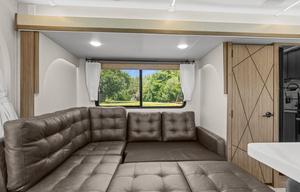 Fins and Feathers Retreat! Site Included! Hot tub!