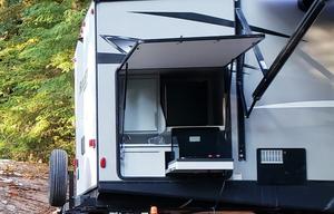 Wanderer- Inland NW Rentals'  Forest camp king!