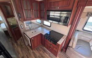 2016 Dynamax Isata 5 35DB RV rental photo 3