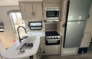 NEW 2026 Coachmen Catalina Legacy Edition 273DBH