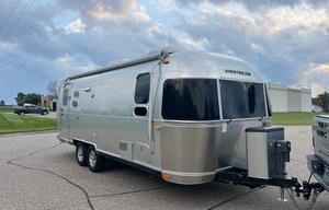 "Sky Glider" Airstream Flying Cloud 25FB