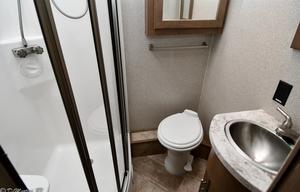 Enzo: New, Kid friendly, 2 full bath, washer/dryer