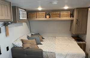 2025 Coleman 17B Cozy Nomad