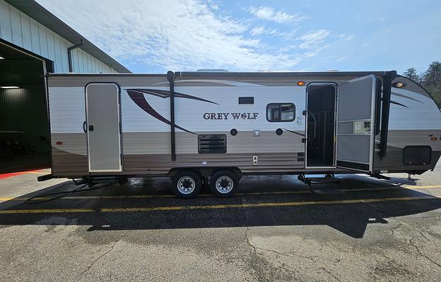 2016 Forest River RV Cherokee Grey Wolf 26DBH RV rental photo 1