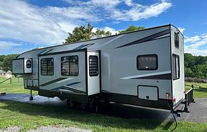 2021 Artic Wolf 3770 Suite-Condo on Wheels