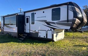 Keystone Avalanche | Large Double Suite w/ 2 Baths