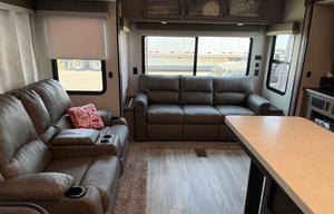 Special Labor Day Pricing!!!     5th Wheel Living
