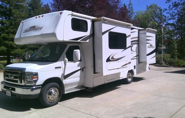 SUNSEEKER 25Ft W/ 3 SLIDES - RUSTY'S RV ADVENTURE
