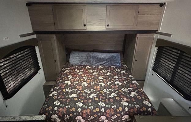 2024 Sunset Park RV Sun-Lite 18RD RV rental photo 1