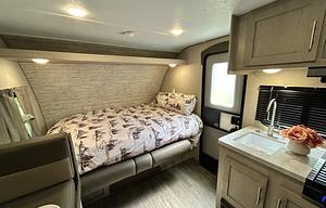 Adventure Den JANY2410
