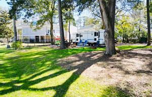 All-Inclusive Travel Trailer Getaway By The Marsh!