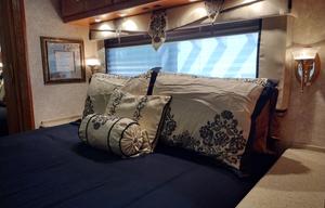 Stella - 2005 Country Coach Allure 470