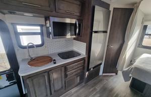 New 2025 Qwest on Mercedes Benz, 25 feet