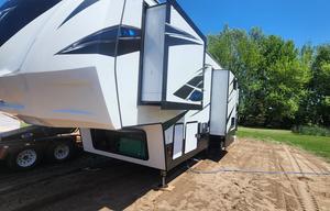 2018 Dutchmen RV Voltage V3605 RV rental photo 19