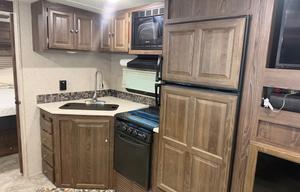 2018 Rockwood Ultra Lite 2706WS RV rental photo 8