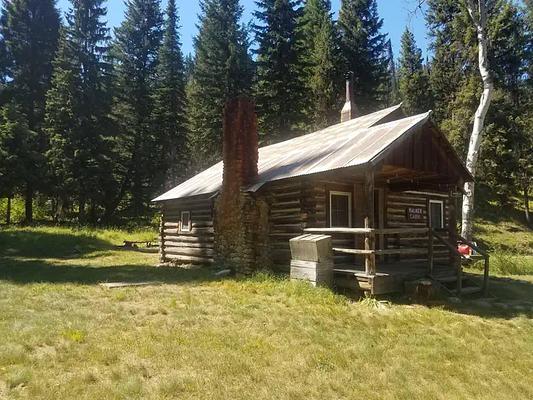 001, Loop: AREA WALKER CABIN