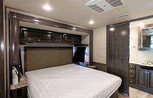 2019 Holiday Rambler - Admiral 32S