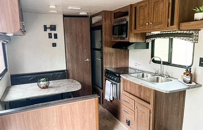 2019 Heartland Trail Runner SLE 24 RV rental photo 3