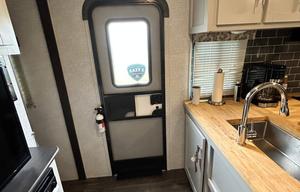 The Hitch Hiker, 32 ft. bunkhouse, 30 amp sleeps 8