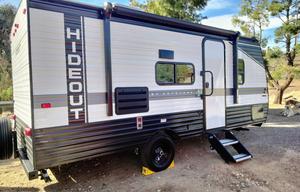 HAR-V The RV * 2022 Hideout Near Vazquez Rocks