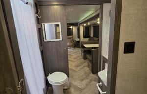 Fireside "Far Lux" 2021 East to West Alta 2850KRL