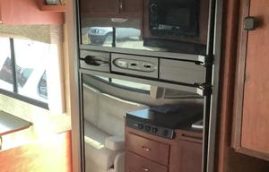 Large Group Alaska RV - Winnebago Minnie Winnie