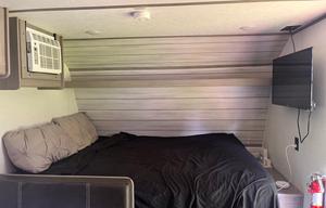 Light & Cozy Camper