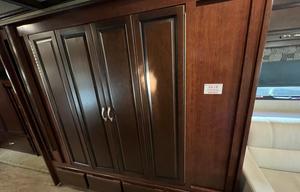 2017 Fleetwood Storm 36F - Will work w/your budget