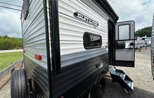 2027 Sunlite 13BH LTD Sleeps 4