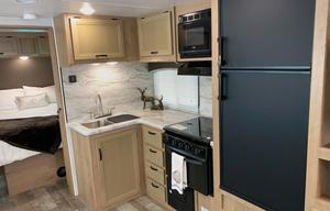 Spacious!! 2021 Winnebago Minnie 2701RBS